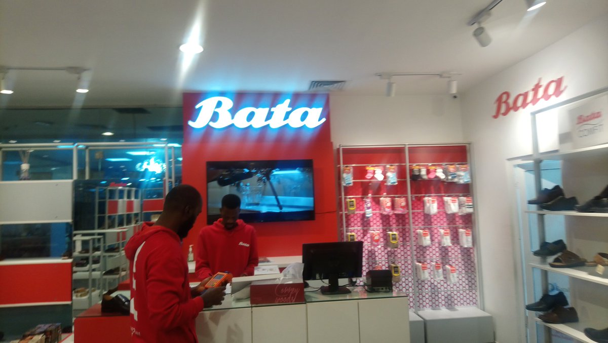 idrisayobello's tweet photo. Yesterday, I stopped by the #BataNigeria @Bata_Nigeria retail shop at Silverbird Mall in Abuja to get the full customer experience and also get my feet compliant. https://t.co/pK9o2gglr9
