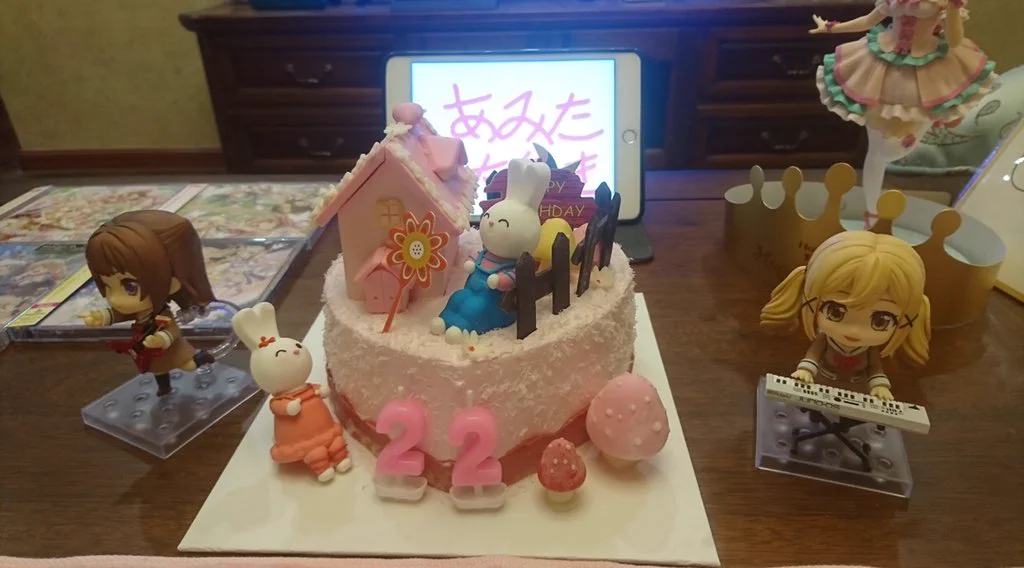 あみたお誕生日おめでとう🎉
一緒にケーキを食べましょう(*´∇｀*)  