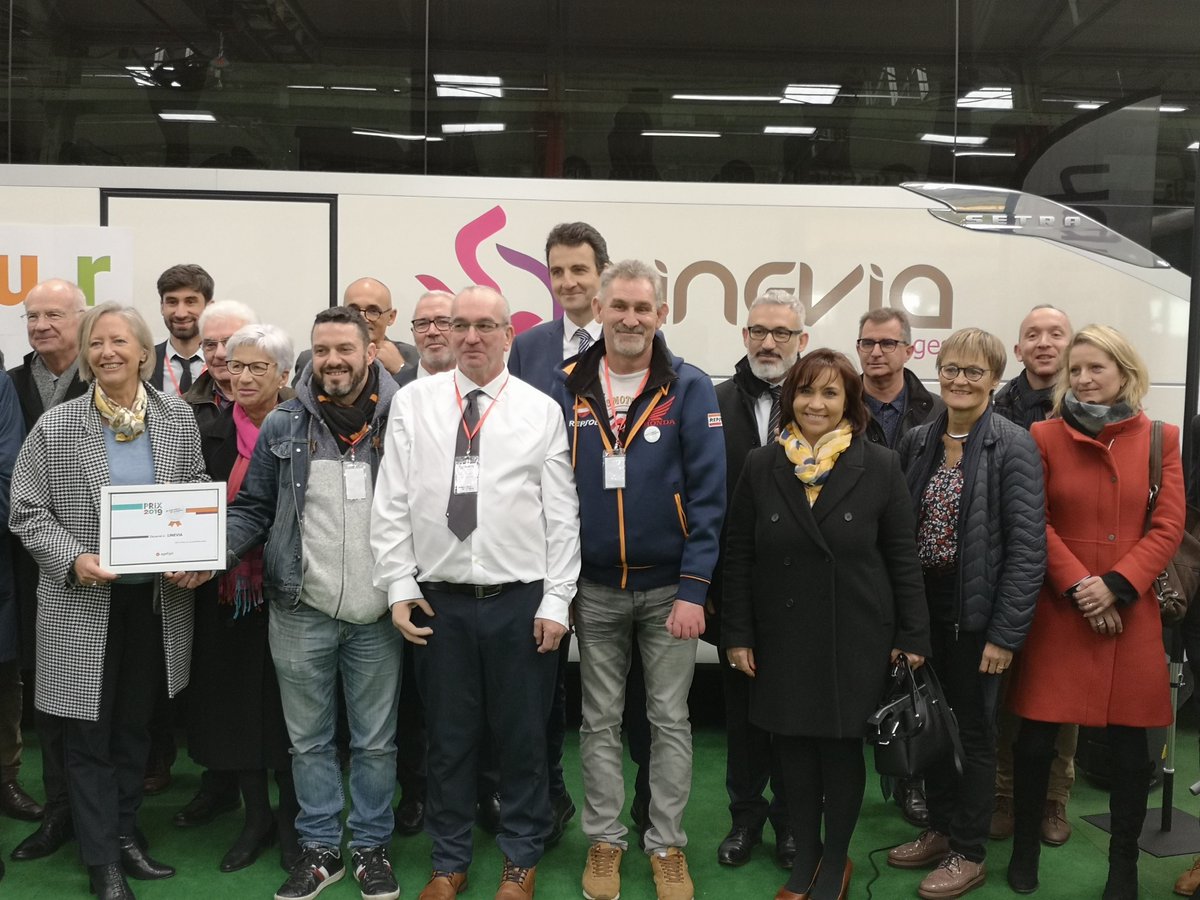 capemploi35's tweet photo. Visite de @s_cluzel chez @LINEVIA_bus_car pour échanges et témoignages sur l'intégration de collaborateurs en situation de handicap avec aménagements de véhicules. De beaux exemples de réussites!
Avec @Agefiph_ @AFTRAL @capemploi35 https://t.co/hriE6WTcFU
