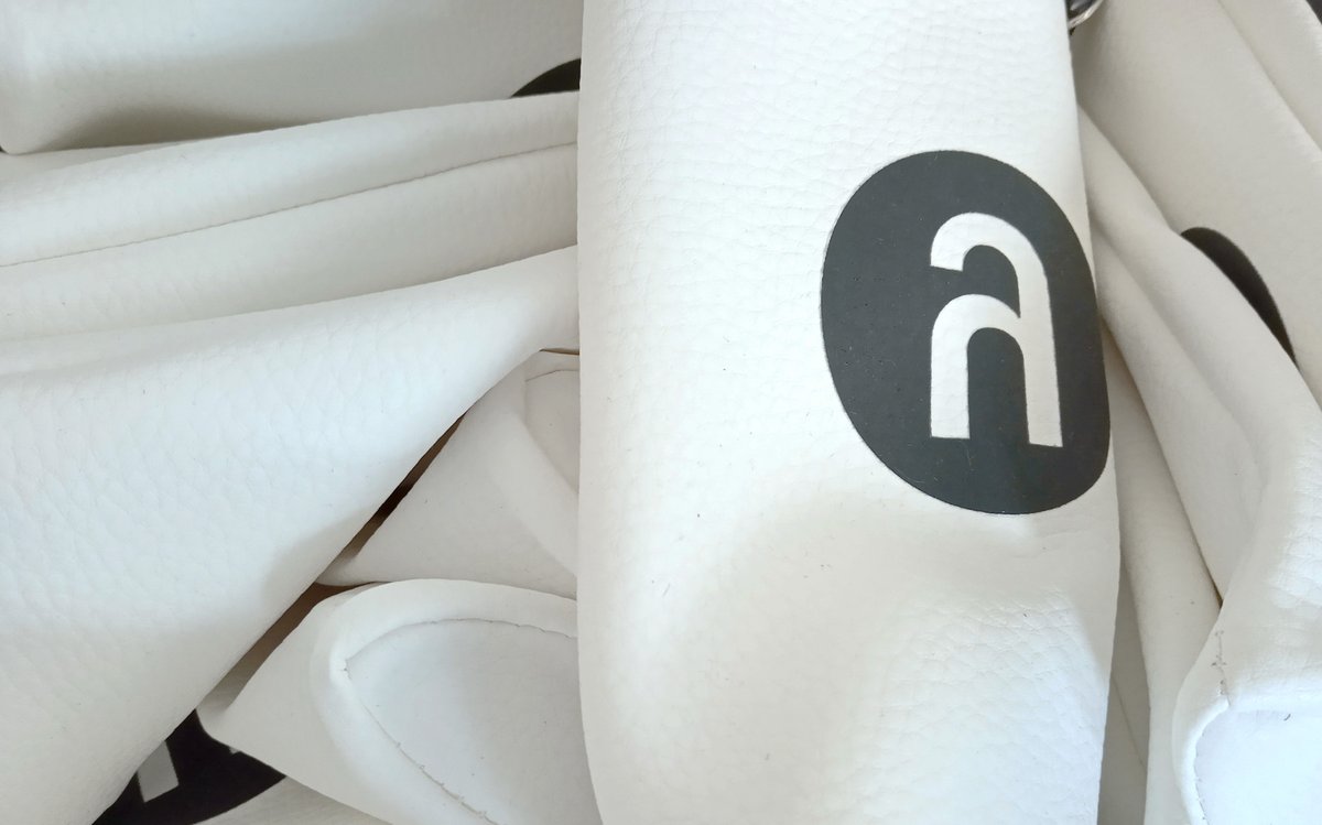 👌👌👌👌👌 Quality lies in the details: λ /lambda/ handsewn leather pouches thoroughly inspected.
#lambdaoliveoil #thefirstluxuryoliveoil #speiron #speironcompany #quality #control #handsewn #experience
For more details on our quality assurance visit speironcompany.com