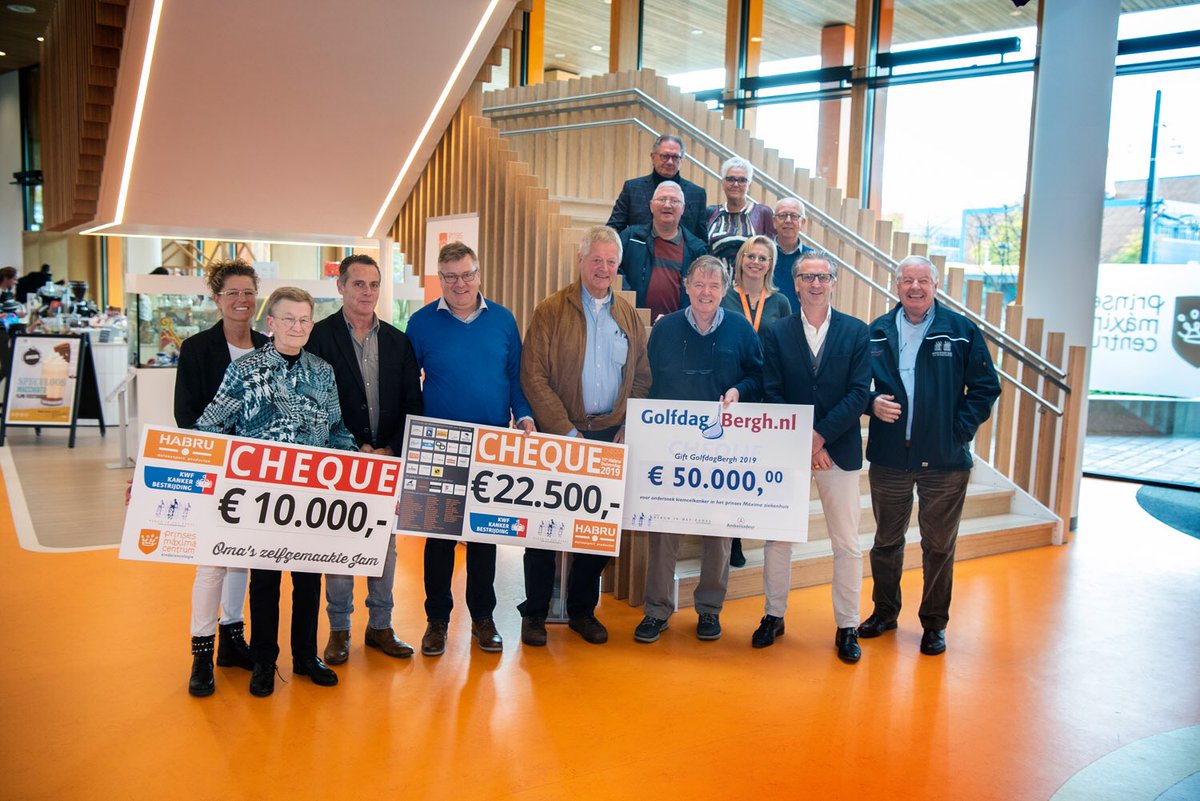 Een delegatie van Bergh in het Zadel heeft dinsdag 19 november een viertal cheques aangeboden aan het <a href="/prinsesmaximac/">PrinsesMáximaCentrum</a> in Utrecht. 👇

berghinhetzadel.nl/nieuws/nieuws/…