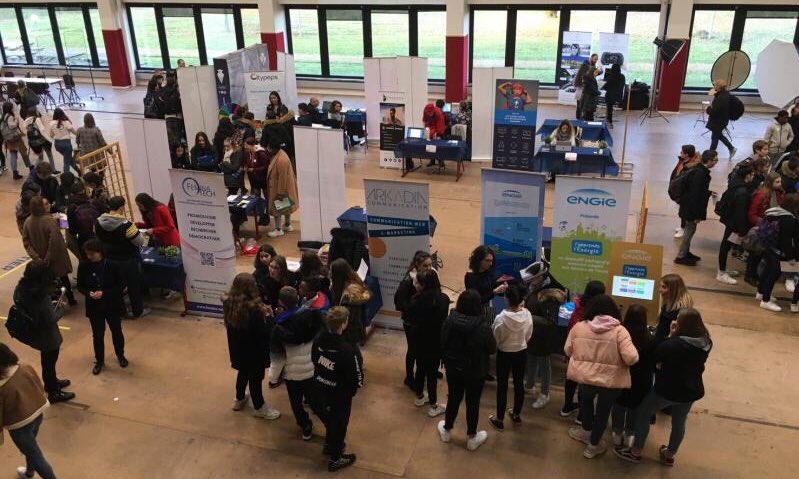 christellebrid1's tweet photo. @ENGIEgroup @ENGIE_IneoFR @ENGIE_CofelyFR partenaires de @FeminaTechFR #automneNumerique : Promouvoir La diversité dans les Métiers d’Avenir . Plus de 1000 jeunes👷🏻♀️🙎♂️découvrent @ApprendsEnergie grâce à nos ambassadeurs techniciens . #mixite #egalitehommesfemmes https://t.co/YYkisAUU3Z