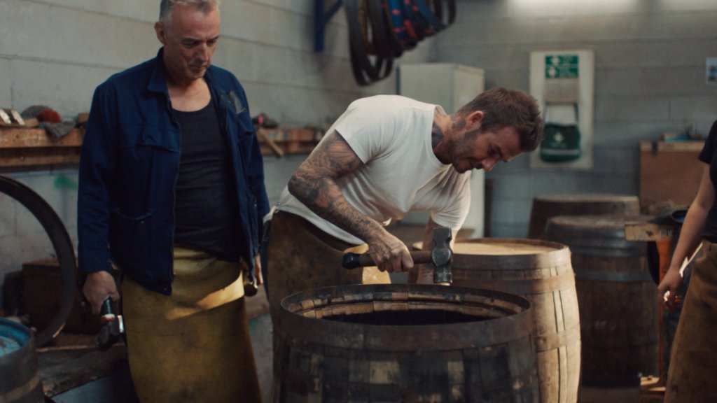 David Beckham Revisits the Scottish Whisky Scene with @HaigClub and @LSProductions marcommnews.com/david-beckham-…  #whisky @DiageoGB #marketing #alcohol #DavidBeckham