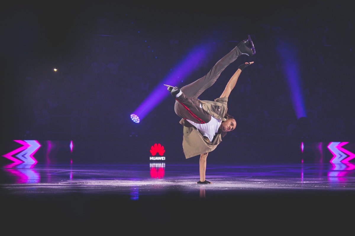 RevolutionOnIce's tweet photo. ¡Por fin es viernes! Y no hay mejor imagen que defina este día que la que nos dejó @elladjbalde convirtiendo la pista de hielo en una auténtica pista de baile... Que el ritmo no pare... #ROI19 #ELSueñoContinua https://t.co/qruKap6sGi