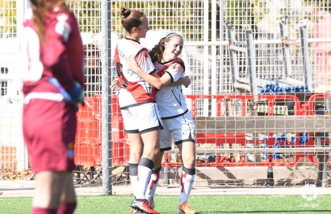 ⚽️ <a href="/Alonso_Eva2/">Eva Alonso González</a> y <a href="/Erikavm19/">Erika Vázquez</a>, unidas por dos extremos.

✍️🏻 Lo cuento en "Las edades de la liga"

➡️ bit.ly/edadesliga1920