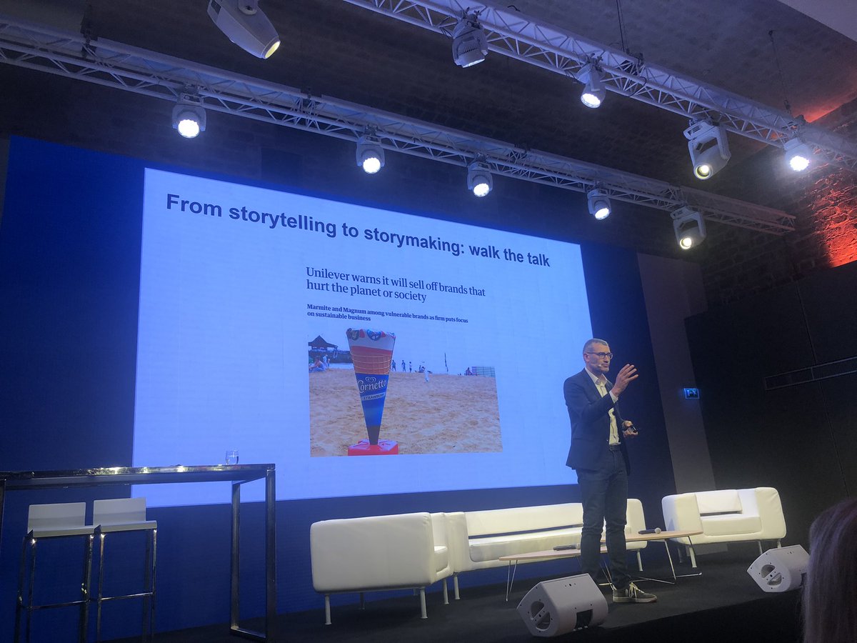 #adtechsummit @IABFrance  le story making vs le story telling et idéalement agir à court terme .:. Be brave <a href="/SmartAdServerFR/">Smart (FR) is now Equativ</a> etude forrester