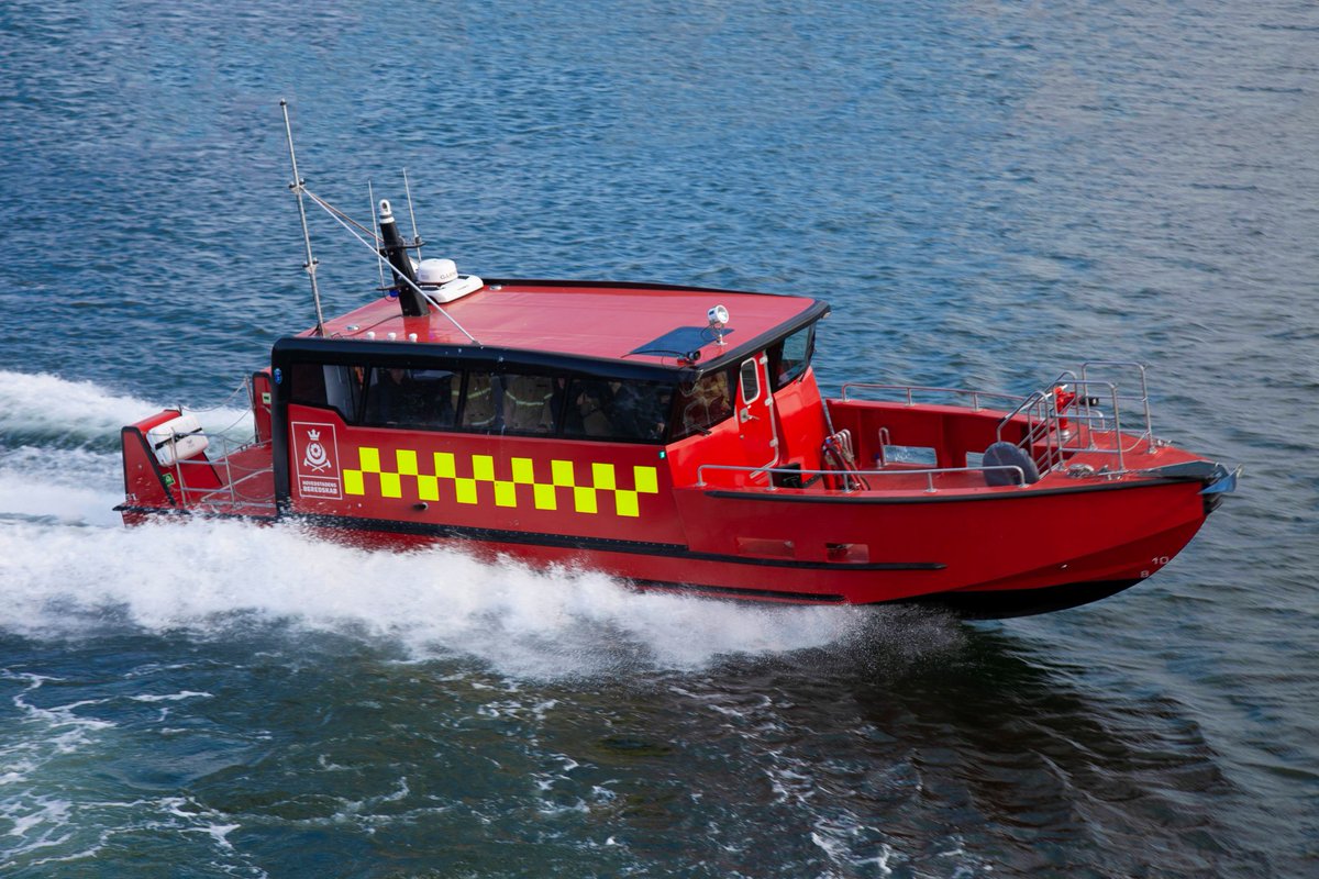 HBeredskab's tweet photo. Så til søs! #Hberedskab har sat redningsfartøjet #HBRI i drift. Et kraftigt og robust fartøj til redning og indsatser særligt på Øresund og de boede øer, herunder @ungdoms #Ungdomsøen på Middelgrundsfortet. Få en introduktion til fartøjet med videoen her: https://t.co/5k9fVEHzrW https://t.co/JbTC2Bah0X