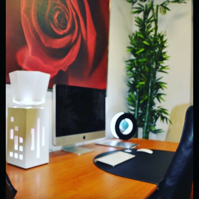 La Lampe Megapolite au design futuriste sur votre bureau.
#lampe #levitation  #decorationinterieur ift.tt/33cIBIU