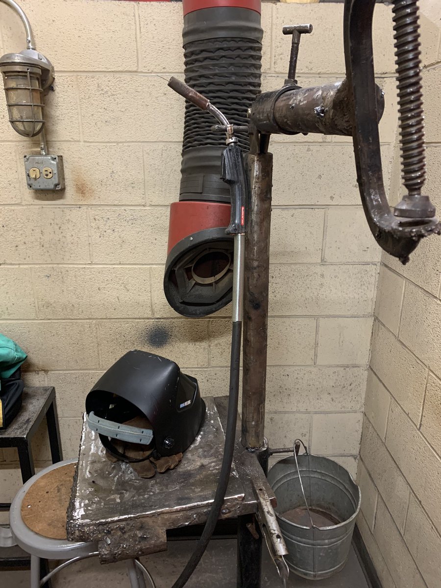 One of the coolest classrooms  <a href="/RegCtrAdvMfg/">RCAM</a> around! #WeAreDBE #KCS_DBEXCEL