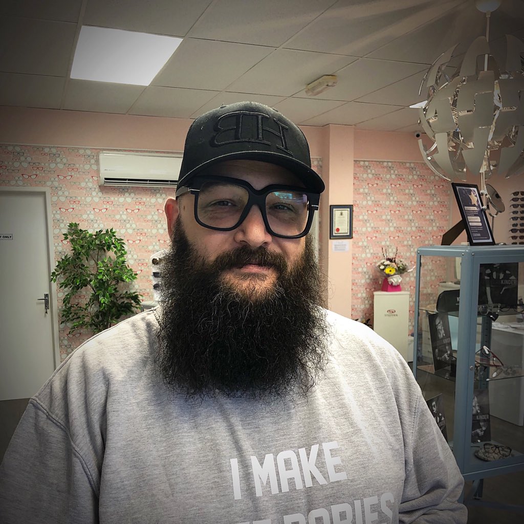 FergusonEye's tweet photo. Another amazing photo and frame for this lovely patient. Looking fab in his kreuzbergkinder frames 🤓#kreuzbergkinder #einarukltd #fergusonfamilyeyecare #trendyframes #independentopticians #dispensingopticians https://t.co/5YlCafSv8M