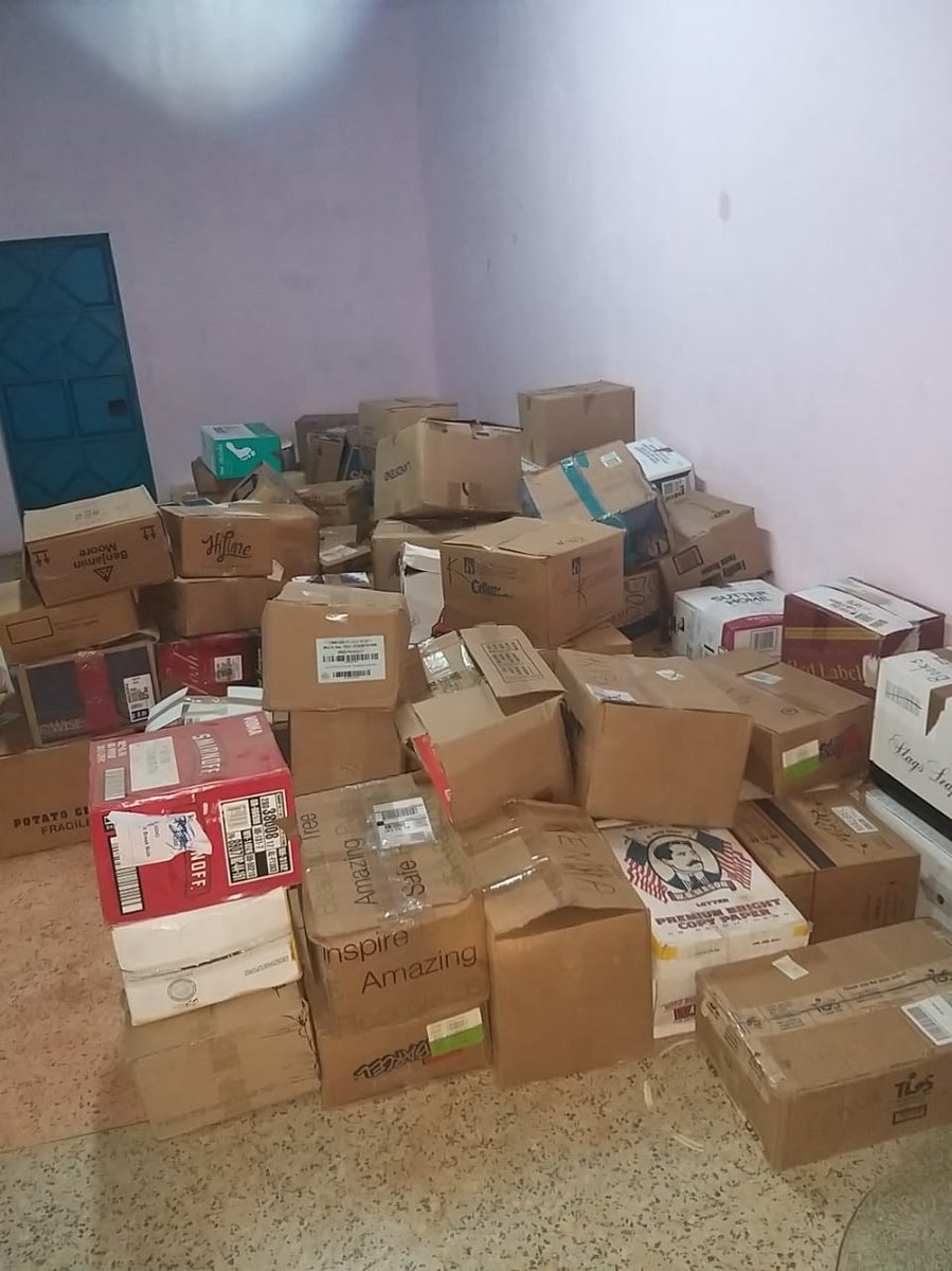 Gathiti_Snr's tweet photo. A load of books and need for a new building to house the community library.  Efforts by @HCI_Kenya towards the Landi Community Library - Mwatate. 

@MRM_Ltd @BamburiCement a little help would go a long way towards the realization of this dream. https://t.co/1PrZ0AWYva
