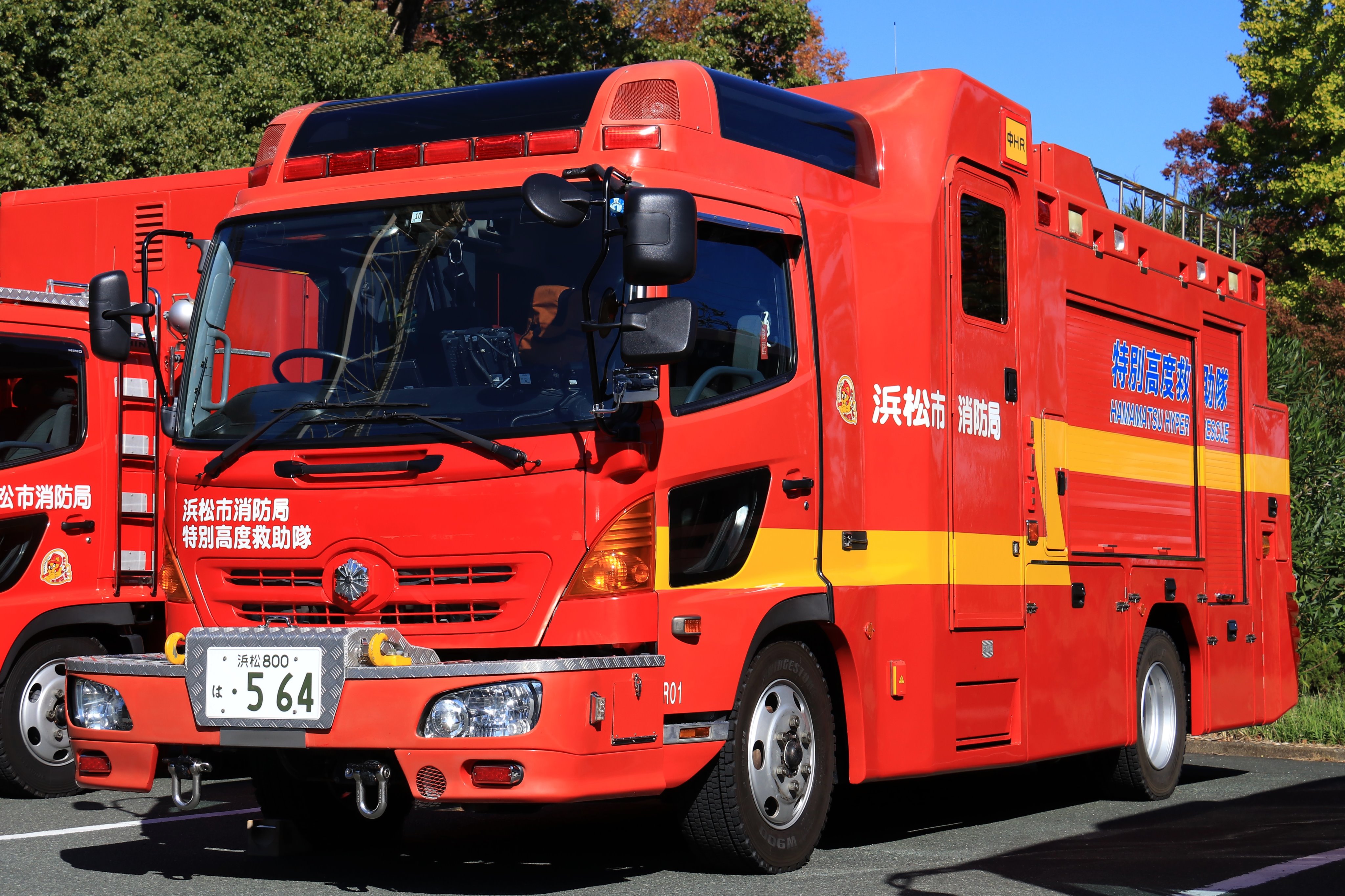 ヱｽ 浜松市消防局 中消防署鴨江出張所 救助工作車 型 H19年度に導入された 型工作車 艤装は平和機械 静岡県内初のバス型 Fsvキャビンを採用した車両です 特別高度救助隊 浜松ハイパーレスキュー Hhr が運用しています T Co