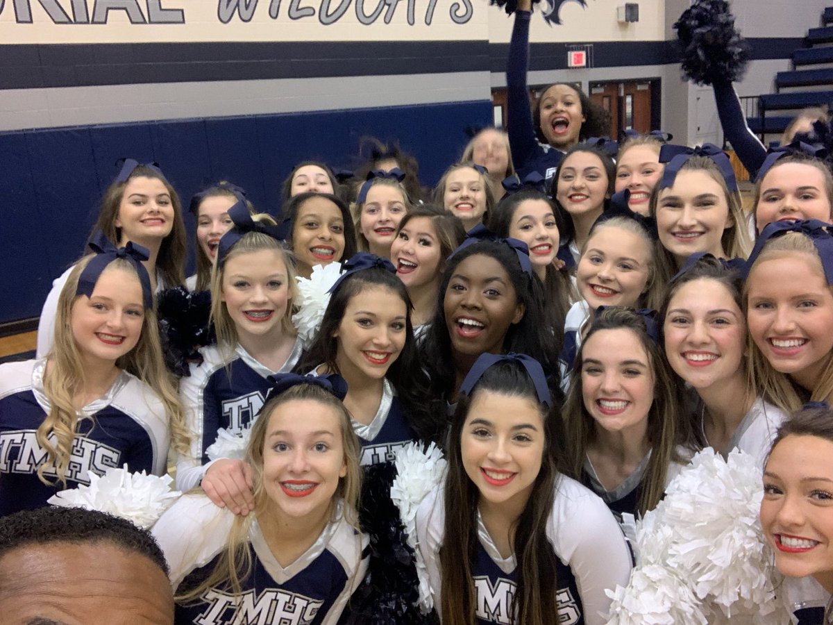 NateGriffFOX26's tweet photo. #FridayFootballFever @FOX26Houston features @TomballISD @TISDTMHS @DrMetz_TMHS @tmhsrbb @TomballHSBBall @TMHS__athletics #FootballPlayoffs! Thank you &amp; good luck! https://t.co/dJ0T8R7kPW