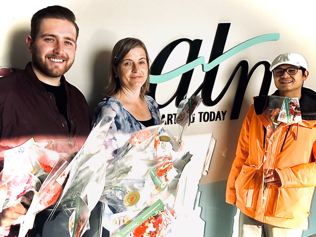 ATN_Access's tweet photo. What a delightful visit from the good people of @1031FreshRadio, laden with flowers from @forestflowersCA for clients and staff. Thanks for making a good day even better! (We even had staff willing to pose for photos!) #kindnessmatters #randomactsofflowers #ldnont https://t.co/nUvNwb1hEC