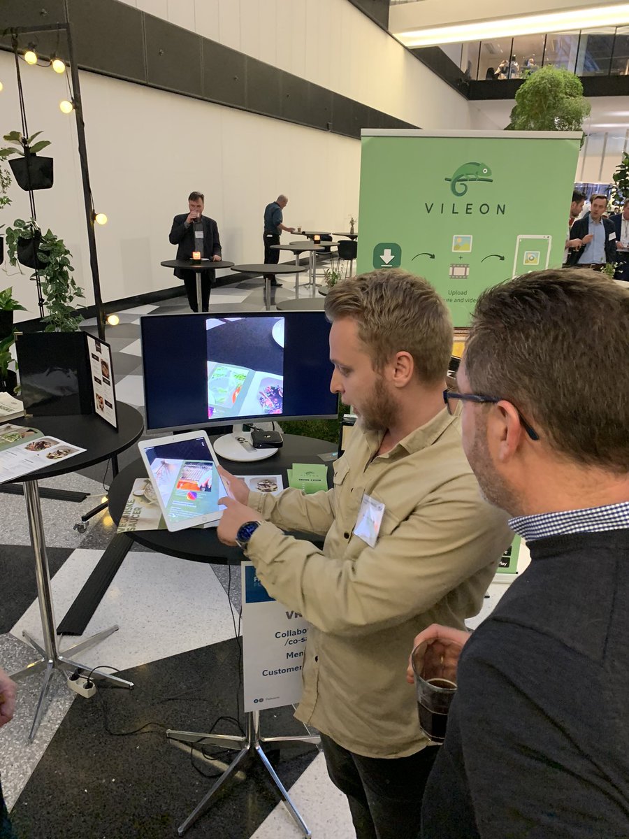 Lars87Ras's tweet image. Tak til vores seje tech start-ups for at præsentere visionære løsninger indenfor kunstig intelligens, AR, VR, likviditet og food tech til DI Fødevares årsdag @DanskIndustri @Virsabi_CPH ,VRDK, Moneyflowgroup, Abzu, Regen Farmer, Nextfood, Nature Preserve #dkbiz #dkpol #dkstartup