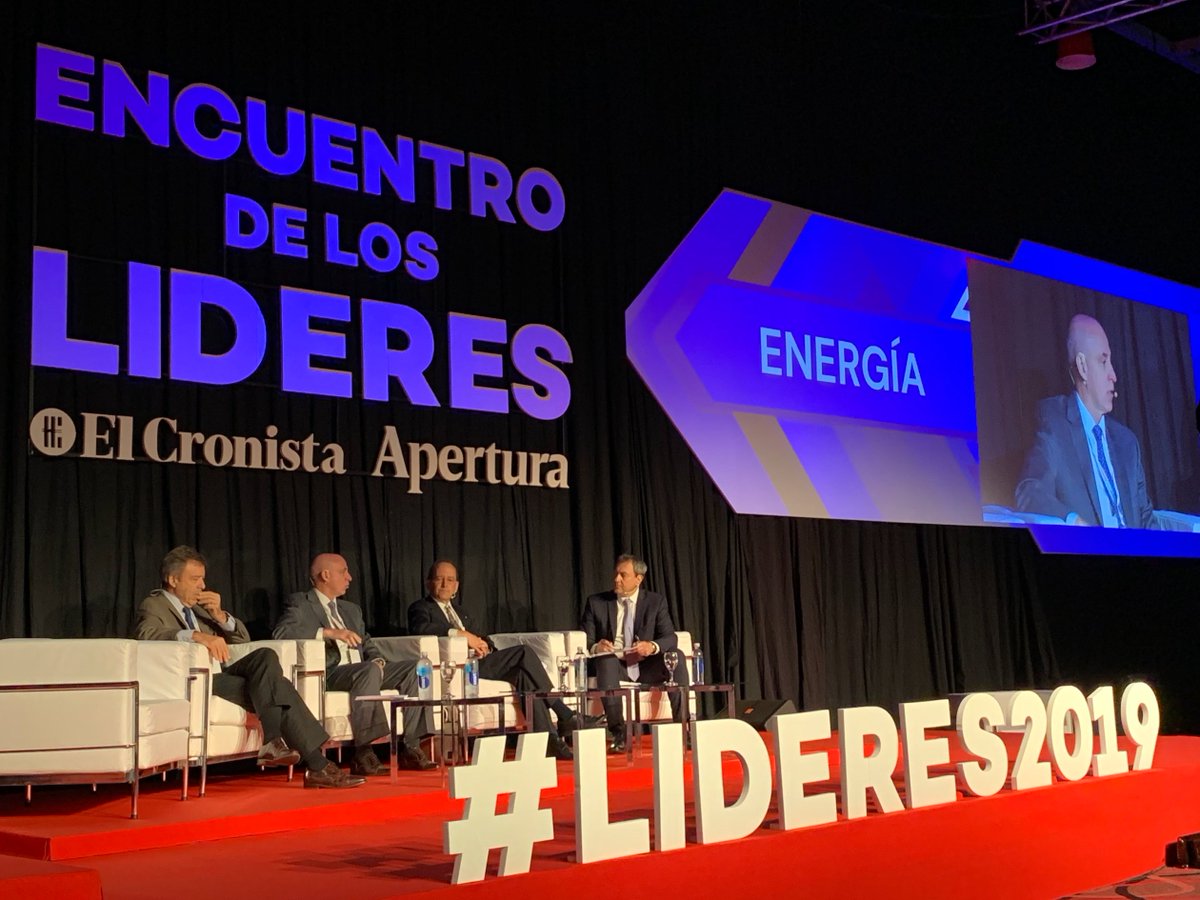 ExxonMobilAr's tweet photo. El Encuentro de Líderes de @Cronistacom reunió a los principales referentes de la economía y los negocios. Daniel De Nigris, nuestro Lead Country Manager, participó como orador en el Panel de Energía donde disertó acerca de las oportunidades y perspectivas del sector #LIDERES2019 https://t.co/5gbT8ct5z1