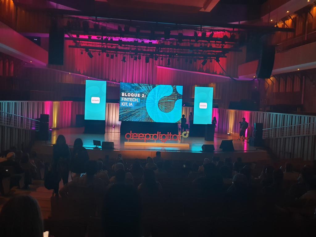 lmuchnik's tweet image. Empieza el Bloque 2 de la primera edición #Deepdigital. Gracias @pauDoy por invitarnos a vivir esta gran experiencia. @rafasandor