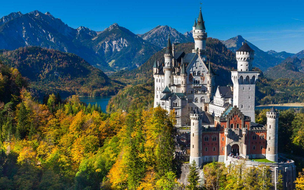 25 enchanting facts about Neuschwanstein Castle bit.ly/2pEPntq