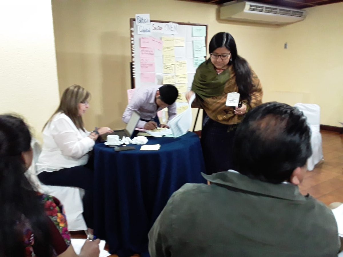 "La Educación Bilingüe Intercultural debe partir de la educación propia de cada uno de los pueblos del país".
A porte del Consejo Nacional de Educación Maya  en su participación en el taller realizado para su sector. 
#edumeta2032 #CNEGuatemala #educacionguate