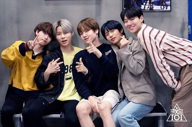 kiyee510's tweet photo. 明明各位那時期很開心🥰 承衍再看頭髮短短好可愛🥰
 #조승연 #StandUpForX1 #FlyHigherX1 #LightUpforX1 #CHOSEUNGYOUN #Choseungyeon #x1 #X1NOTE #ONEIT #Seungyoun #조승연 #チョスンヨン #woodz #X1 #엑스원 #曹承衍 https://t.co/qE4r5ILpkw