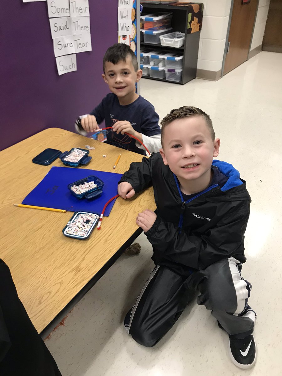 SheilaJ036's tweet photo. Practicing Red words with stringing beads!! They love it!#BeRoyal #tlap https://t.co/1q6X3ei4j8