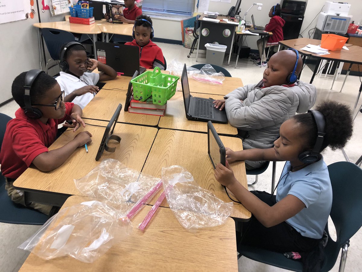 RHELancaster's tweet image. Coding is better with friends! 💻🧡⌨️ @RheLancaster! #codinginlisd #CodingforChange @askatechnogirl @Faith_n_Science @sherese_nix @CherishPipkins