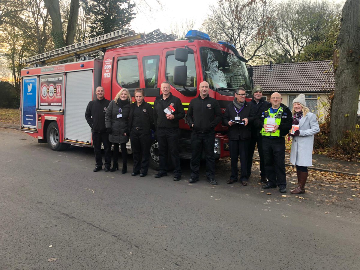 We have had a great day today. Working with our partners providing help and support to residents in Knowle.@solihullfire
<a href="/schwellbeing/">SCHwellbeing</a>
<a href="/ageuksolihull/">Age UK Solihull</a> <a href="/SolihullPolice/">Solihull Police</a>