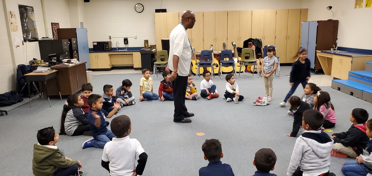 MeyerElementary's tweet photo. Mustang Kindergarteners learning pitch names in music with movement. La, a note to follow So. @Joerclark #ToInfinityAndBeyond #MustangsSoar #OneHouseOneFamily #MeyerFamily #WeAreMeyer https://t.co/Lc9y3QXumi