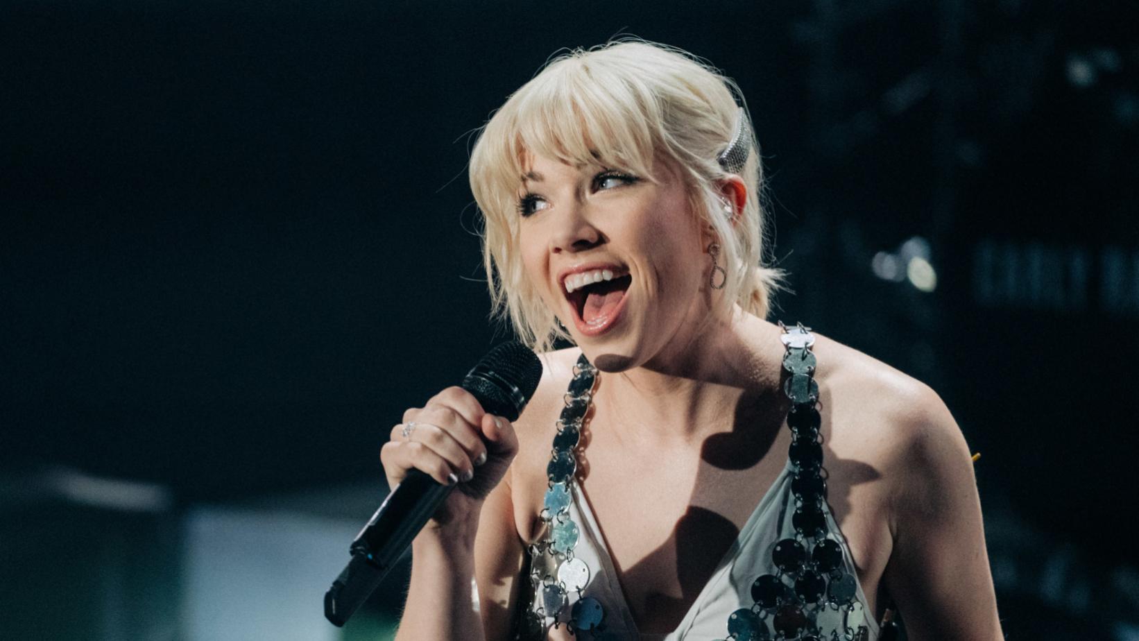 ¡Happy birthday, Carly Rae Jepsen (    !!  