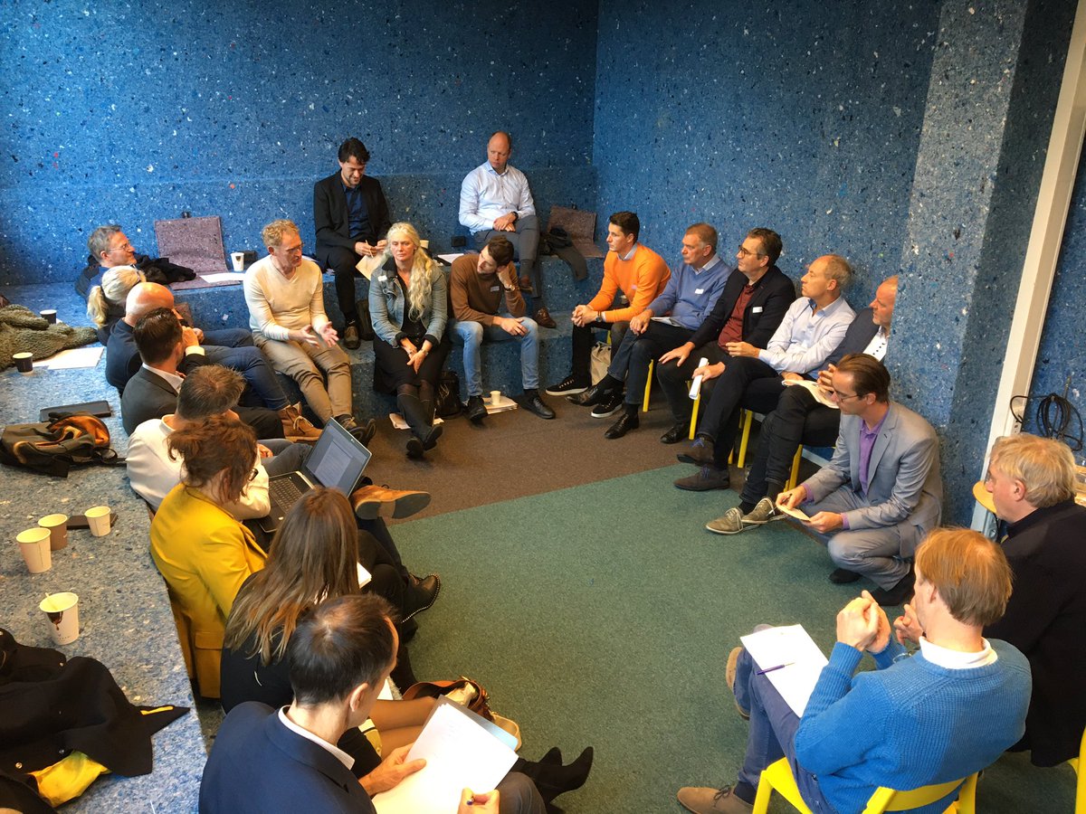 Levendige discussie over tijdelijk wonen. Vooral onze mindset zorgt voor een gebrek aan woningen die die de vraag naar tijdelijke woningen kunnen bedienen.