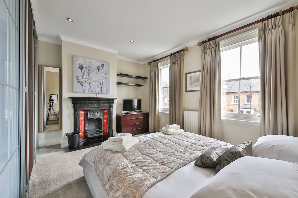 “A total renovation with end-to-end project management was provided on this characterful Victorian home...” read more designdliving.co.uk/no55
.
.
#victorianhome #periodhouse #design #interiordesign #restoration #renovation #Windsor