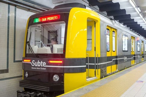 rominawinner's tweet image. #Subtes
A,B y D #operan en forma completa entre cabeceras tras #paro.

#PeriodistasDeTránsito