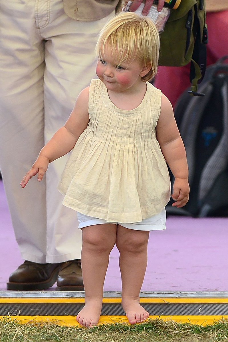 Elle Japan ジョージ王子のはとこ ミア ティンダルの可愛すぎる瞬間をプレイバック T Co Uj6aggi5gq T Co Wok64tp23j Twitter