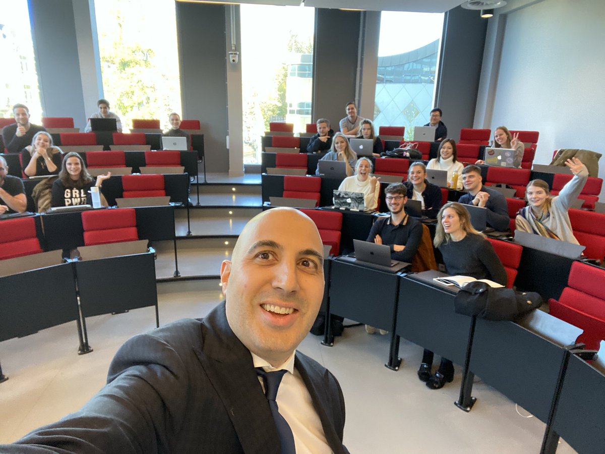 Full circle! 16 years ago I had the honor to graduate for my Masters of Economics with the best professor of the #UniversityOfAmsterdam prof. dr. Tsvi Vinig & today I have had the pleasure to be the Guest Lecturer in his Masters Class for #Entrepreneurship. Great fun. 
 #UvA