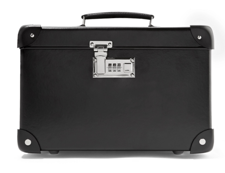 elite_traveler's tweet photo. Give the gift of luxury to the Jet Setter in your life with our Luxury Travel Gift Guide, including a beautiful Vanity Case from @globe_trotterUK: https://t.co/E051oelk1l #elitecollection #ultimategiftguide https://t.co/Rcc0X6nFFH