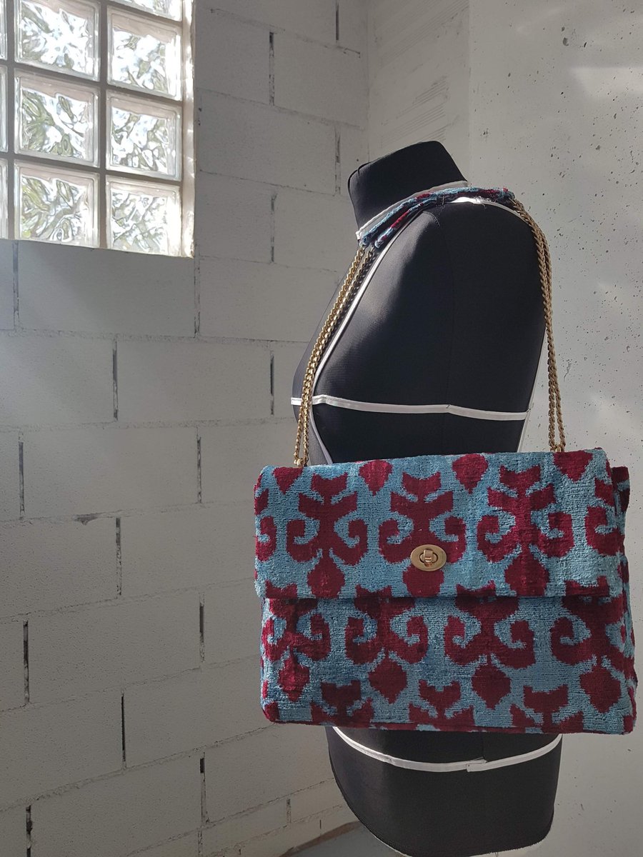 Customizando_co's tweet photo. Os dejamos una pequeña muestra del trabajo que hemos realizado confeccionado esta preciosidad de bolsos de IriBags
Bolso Florence, la novedad de esta marca preocupada por la sostenibilidad de sus productos.
Pásate por su Instagram, entra en su web y coge el tuyo
#ModaSostenible https://t.co/Ck4TTMEo7H