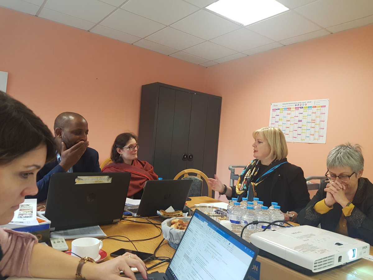 BENNANIDounia2's tweet photo. En direct du Géront'Actu Seine-et-Marne @_FranceHorizon EHPAD Les Brullys #Vulaines-sur-Seine 
Synergie et temps essentiel d'échanges sur les pratiques et difficultés  avec responsables institutionnels et du domicile du territoire #politiques locales @jboutin75 @clelacour @FNAQPA https://t.co/T42uHb5cYi