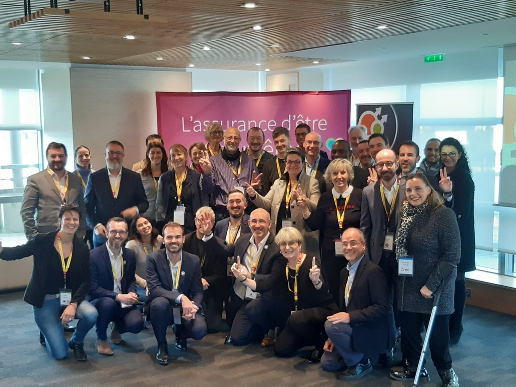 AbeilleAssur's tweet photo. Les signataires de l'@AutreCercle sont présents chez Aviva aujourd'hui pour parler #inclusion #LGBT dans le monde du travail.
#ClubdessignatairesAC #AssuranceDEtreSoiMeme #LifeAtAviva 
@AvivaPrideFr 
@orange @BNPParibas @Groupe_Casino @IBM_France @AccentureFrance https://t.co/WbRCBFkPn6