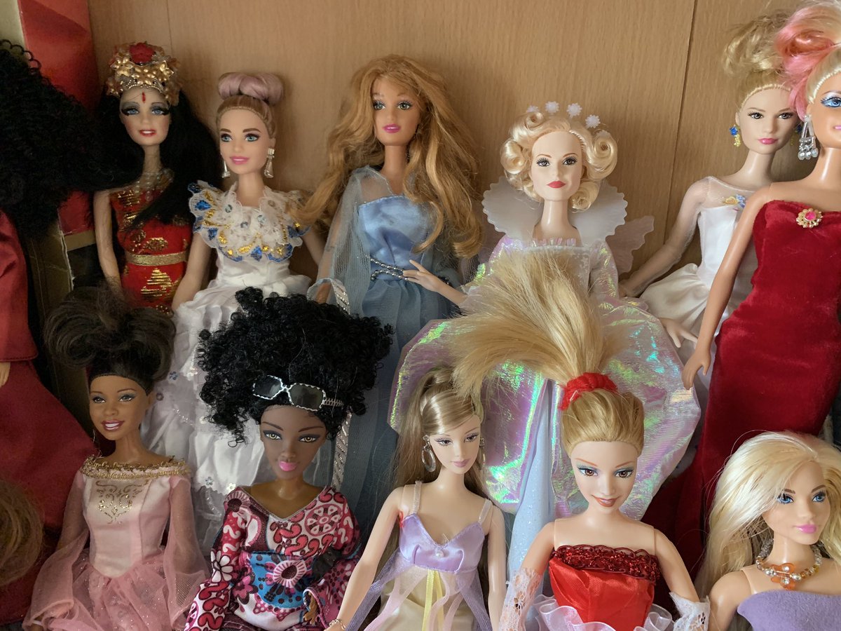 LiveLikeLynne's tweet photo. Meet some of my best girls #barbiedolls #dollcollector #hobbies https://t.co/kNrTwTa5HM