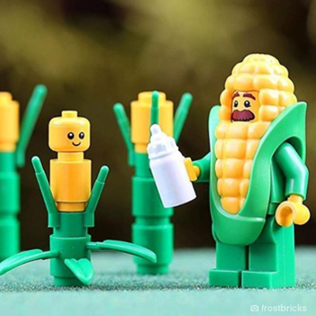 LEGO_Group's tweet photo. Happy World Children’s Day to all the future builders of tomorrow! ❤️ ❤️ ❤️  #RebuildTheWorld #WorldChildrensDay 

Thanks to yellowbrickpics, littlebrettylegolife, and frostbricks for the pictures! https://t.co/n4ZOiwu2MQ
