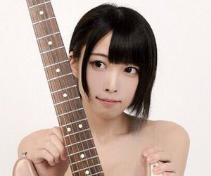 可愛いギタリスト