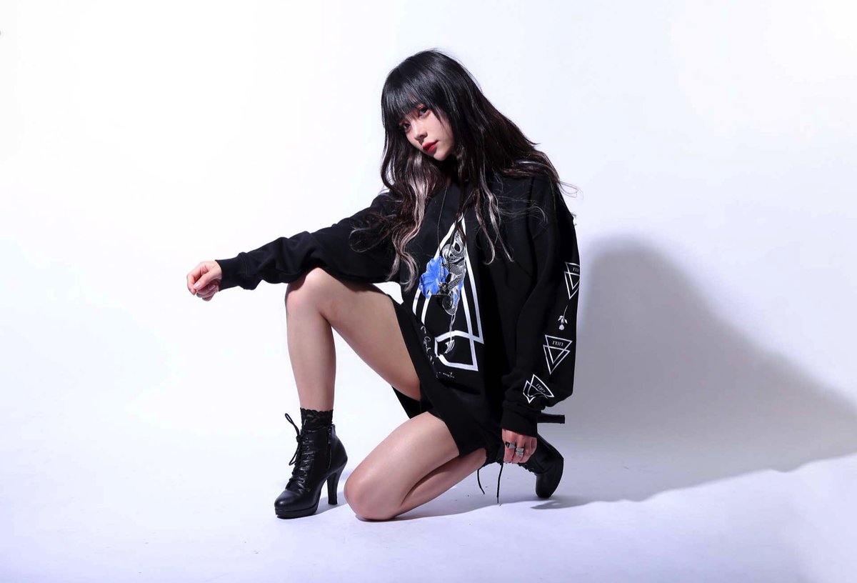 unknown___00001's tweet photo. 🦋NEW APPAREL🦋

［百合×蛇］

BLACK×WHITE

予約販売数に限りあり
お早めにご購入ください。

※受注生産予約商品
◾️受注期間◾️
11/23(土)22:00～12/1(日)20:59迄

▼お取り扱いshop▼
https://t.co/Fz3vevViI6

#LiELi
#予約受付中 https://t.co/ZbytI4tVJc