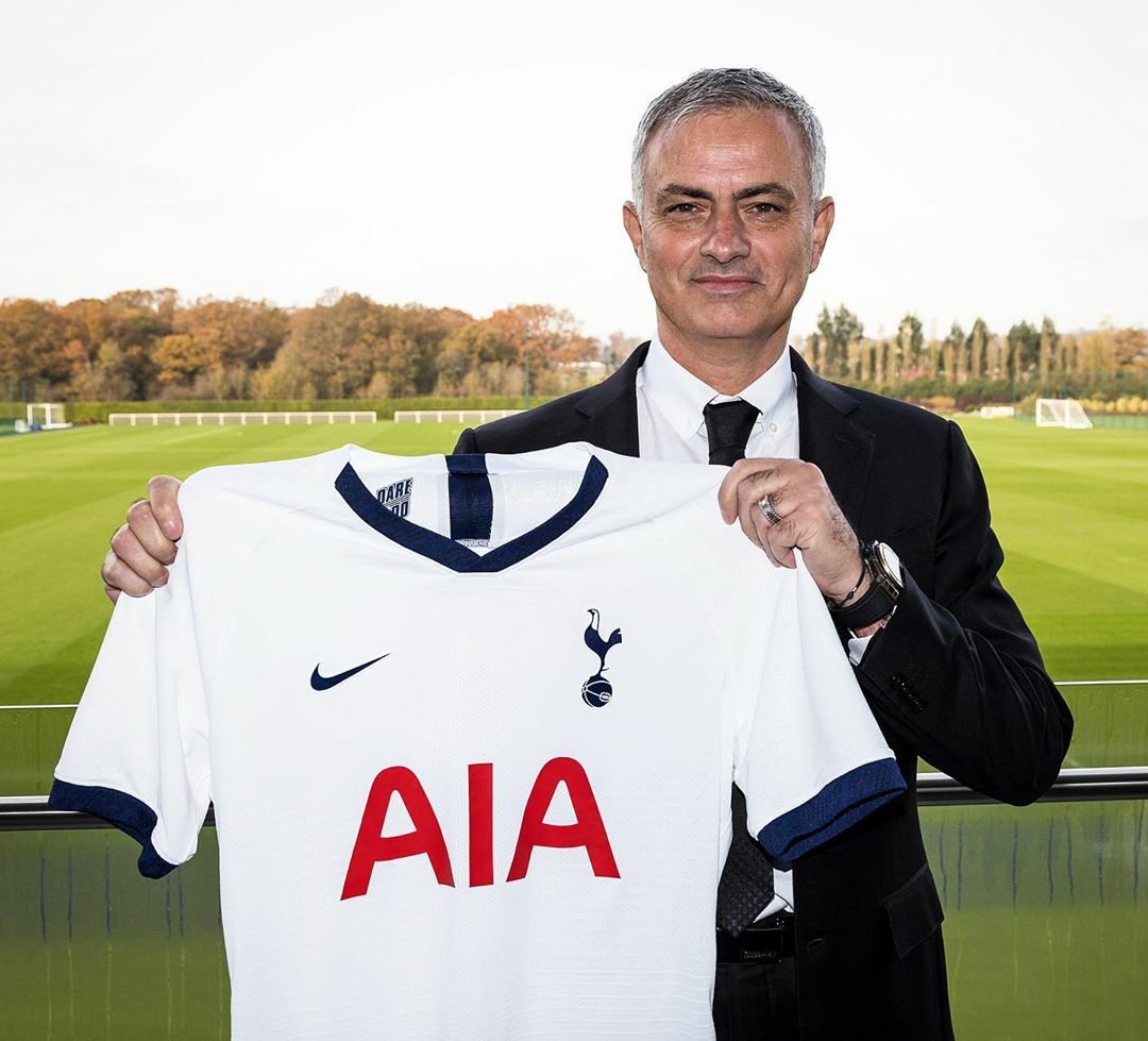 Welcome back to the Premier League, José!

Bisa kaleee dapet piala minimal 1 musim ini. Piala apa ya enaknya!? 🤔😁