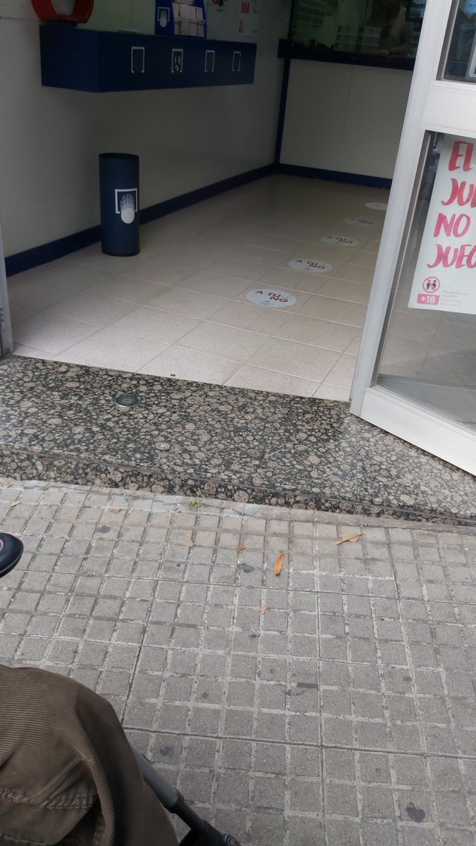 bertaangli's tweet photo. #mapathonupcterrassa #acces4 Falta rampa d'accés. https://t.co/nc52vp0MnH