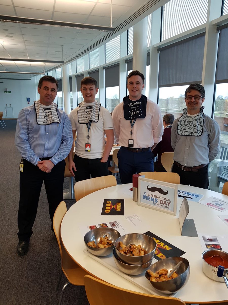 FStoreys's tweet image. Man vs Food Challenge at Prestwick yesterday for International Men’s Day 💪🏻😋 #prestwick #foodies #manvsfood #hotstuff #westisbest #hawt #wings #welovethisbusiness @lynnywinny_lynn @OStoreys @new_storey @NStoreys @Davidmc50251584