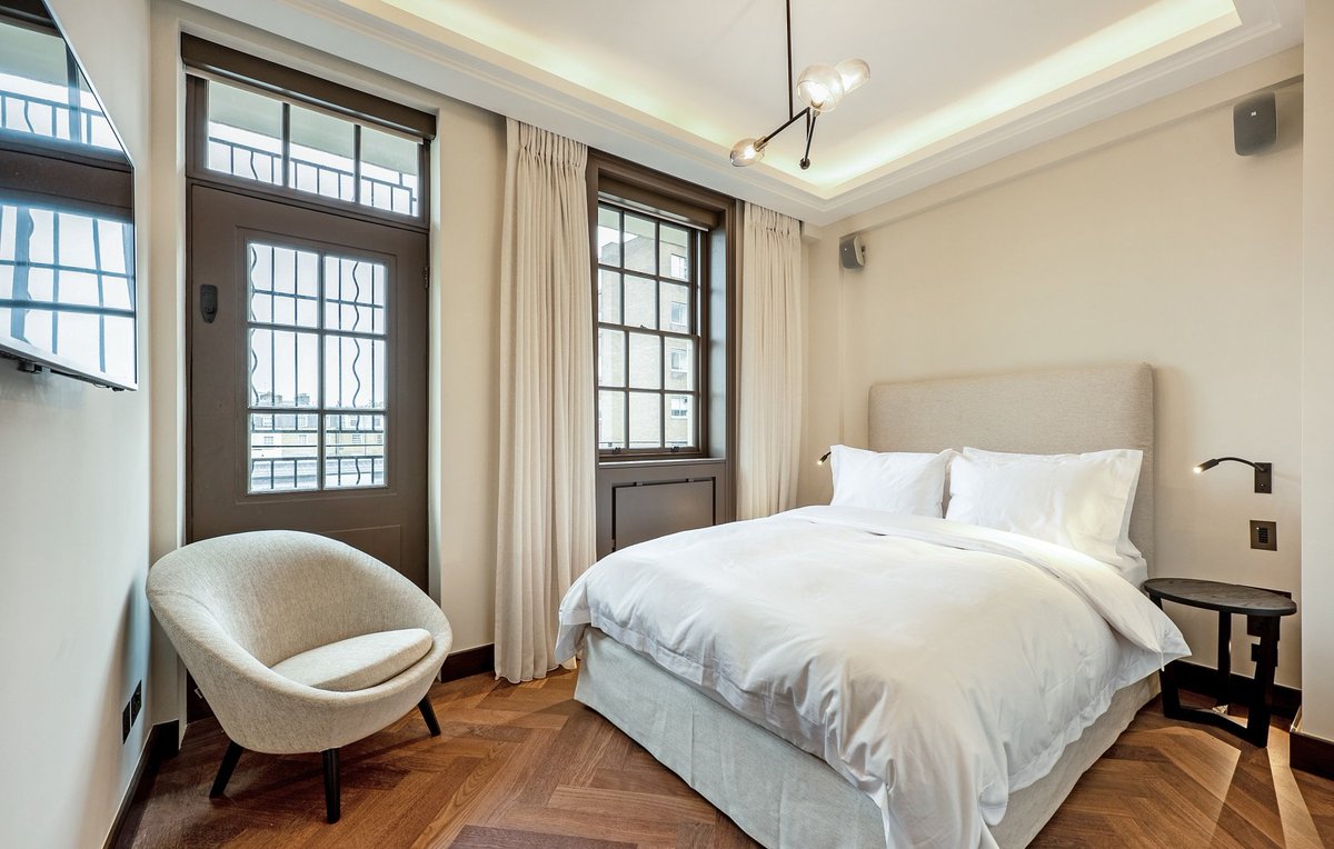 Waltonestates's tweet photo. New to the market - This exceptional, newly refurbished two-bedroom apartment sits on the fourth floor of one of London’s most prestigious addresses.

https://t.co/n32grw3fHh

#Property #RealEstate #ForSale #BuyingAgent #realtor #realty #estateagency https://t.co/HCs46ODhlZ