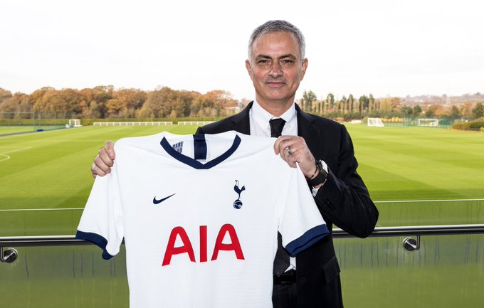 Mourinho firma por los <a href="/Spurs_ES/">Tottenham Hotspur</a> . Mucha suerte, Mister!! Zidane más tranquilo!!! <a href="/_LuisDz8/">Lυιѕ Dιαz</a> @RubenMourinista <a href="/musicoloko7/">il Mourinhø Blanco</a> <a href="/MouRadical/">Jose Mourinho</a> @MOrtodoxo <a href="/MMourinho_90/">M. Mourinho</a> <a href="/mourinhoLTA/">José Mourinho</a> @PizarraMou <a href="/thespecialone64/">thespecialone</a> <a href="/MourinhoJos/">José Mourinho</a> <a href="/Mourinho_FC_/">Mourinho_FC_</a> <a href="/agukalera32/">#SiempreMou</a> <a href="/siempremou/">siempremou</a> @Chachismo2 <a href="/noelblancob/">SIEMPREMOURIÑISTA!!!</a>