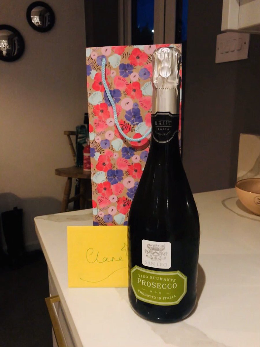 I set a challenge for one of my team to do a promotional video in 4 days and publish it! She did it in less than 24hours! Well done Clare Thomas! A bottle is coming your way! #templespa #spatogo #teamwork #inspiringwomen