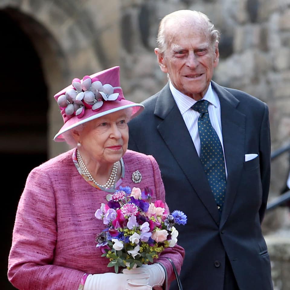 force_chauffeur's tweet photo. Team #ChauffeurForce wishing "Happy 72nd #WeddingAnniversary" to the Honourable #RoyalCouple #TheQueen and #TheDukeofEdinburgh who got married on this date 72 years back

Images source: https://t.co/t6JFXTPhBc 

#WednesdayMotivation https://t.co/rNGqAqqpBQ