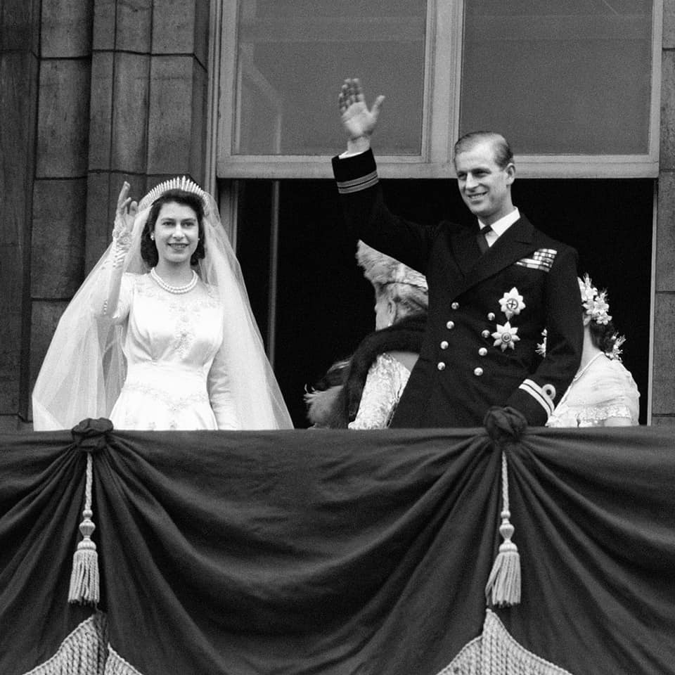 force_chauffeur's tweet photo. Team #ChauffeurForce wishing "Happy 72nd #WeddingAnniversary" to the Honourable #RoyalCouple #TheQueen and #TheDukeofEdinburgh who got married on this date 72 years back

Images source: https://t.co/t6JFXTPhBc 

#WednesdayMotivation https://t.co/rNGqAqqpBQ